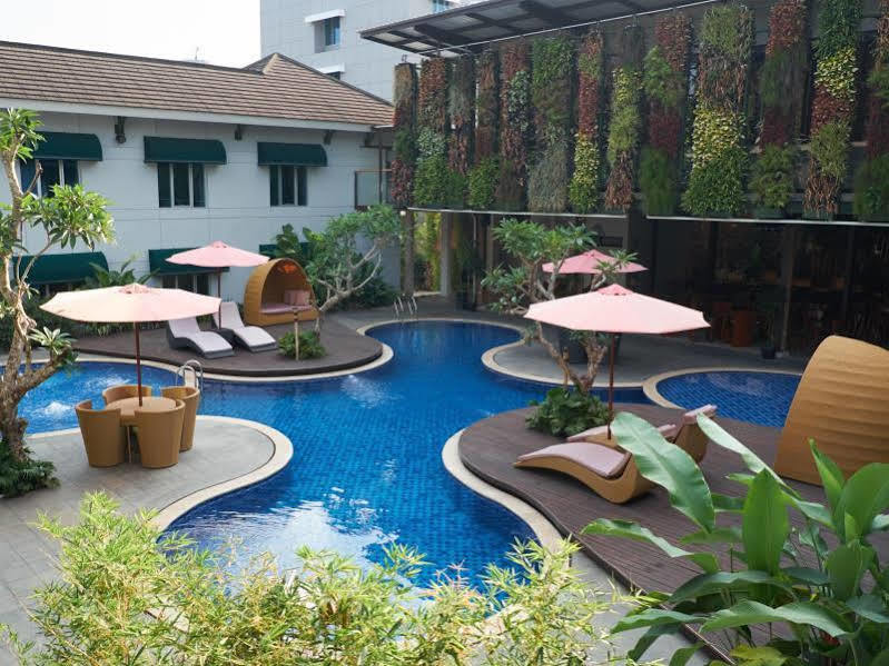 Patra Bandung Hotel Eksteriør billede
