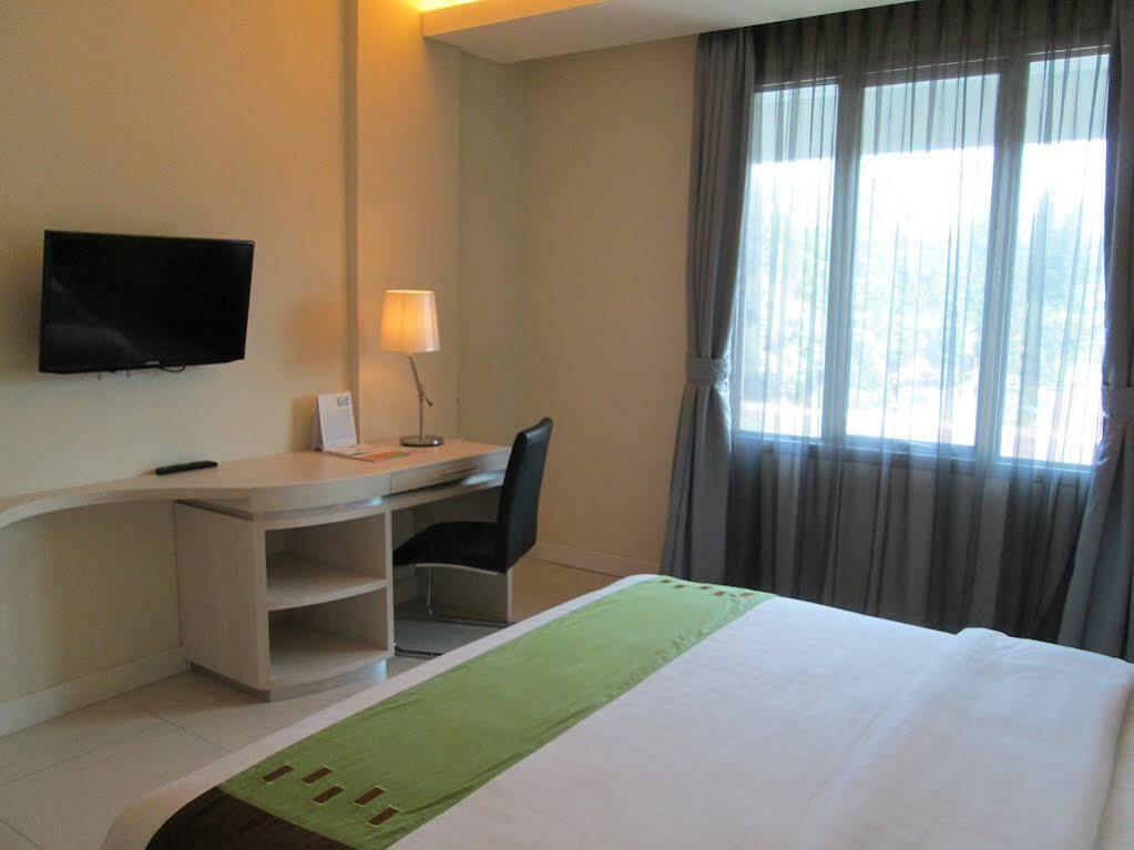 Patra Bandung Hotel Eksteriør billede